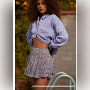 Forever 21 Woman’s Paisley Flounce Mini Skirt Blue Size L NWT